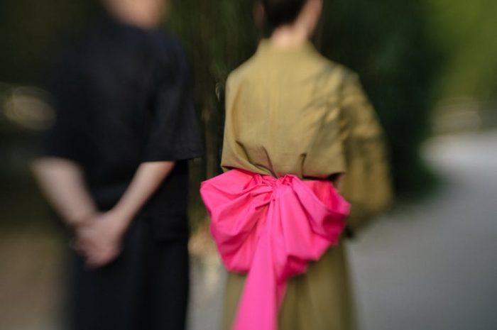 なぜ偶然の会話が真実のロマンスを生むことが多いのか