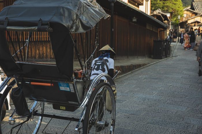 旅先での出会い ─ 初デートで避けるべき質問