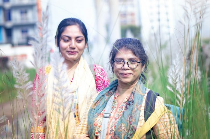 なぜ偶然の会話が本当の恋愛を生み出すのか皮肉な視点からの考察